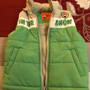 Boy’s vest like new.